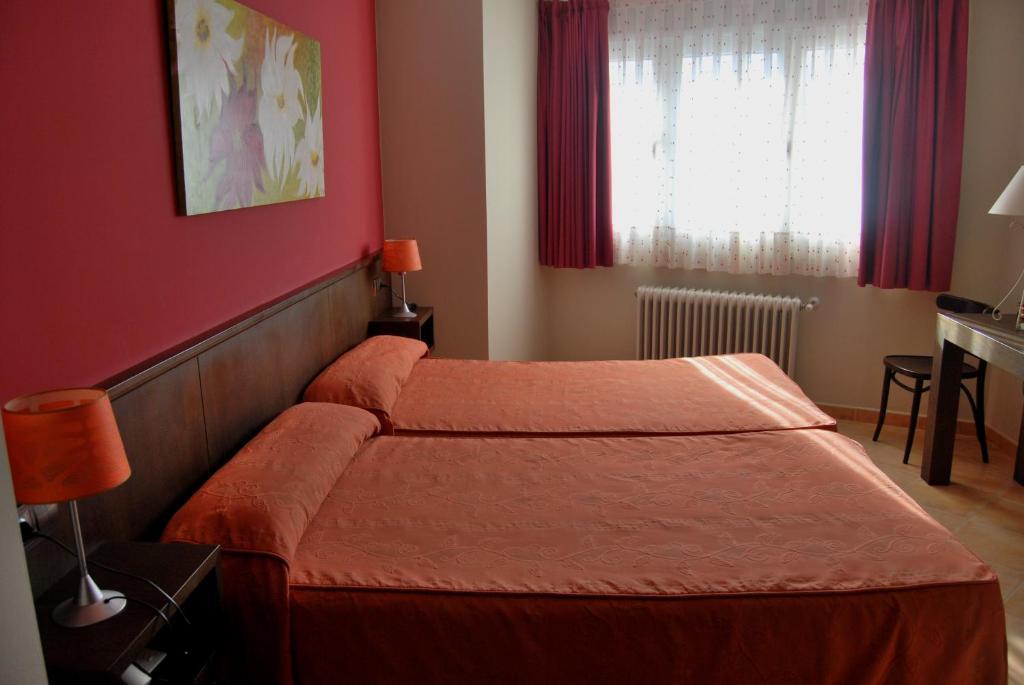 Hotel Entrevines Колунга Екстериор снимка