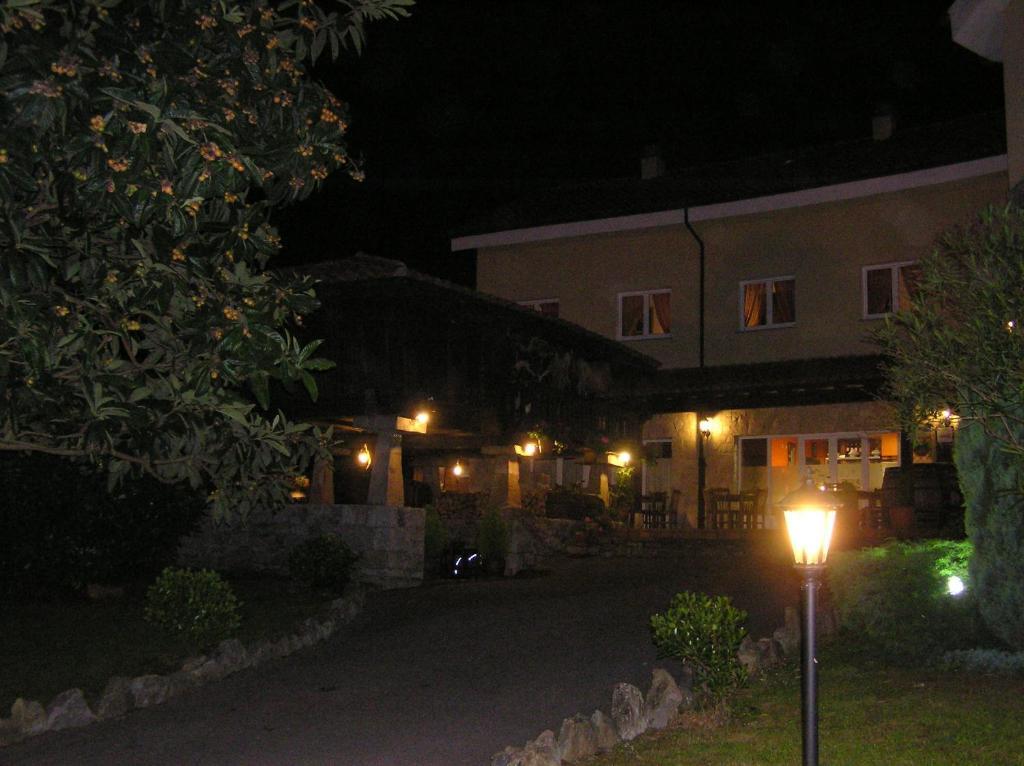 Hotel Entrevines Колунга Екстериор снимка